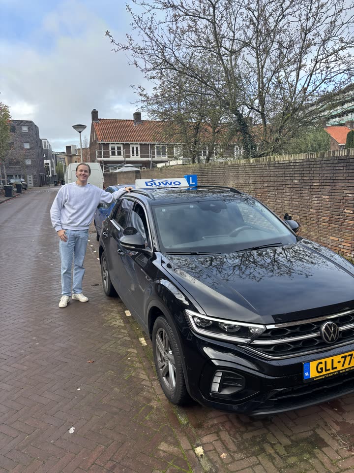 Licence in the pocket and ready for the road! 🚗 #geslaagd #leiden